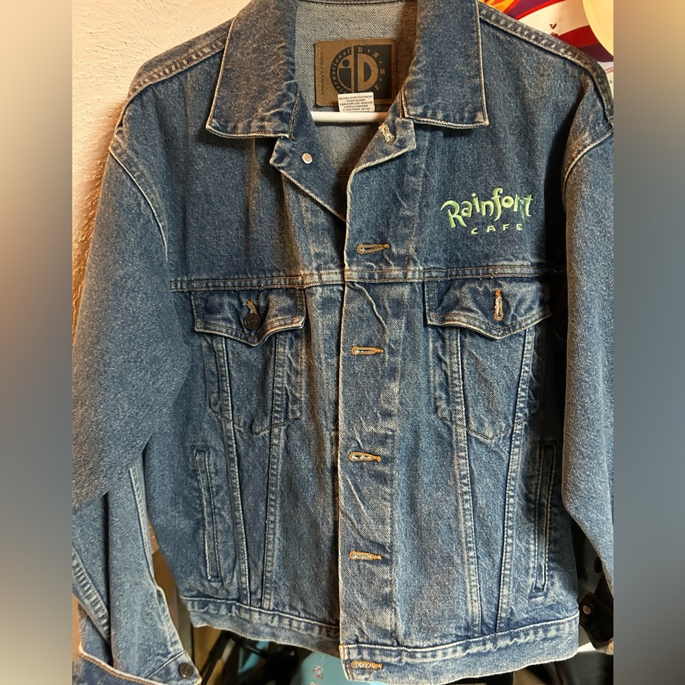 Vintage women’s small jean jacket rainforest cafe